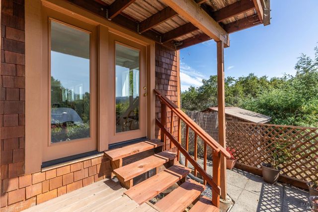 569 Sequoia Dr, San Anselmo, CA 94960