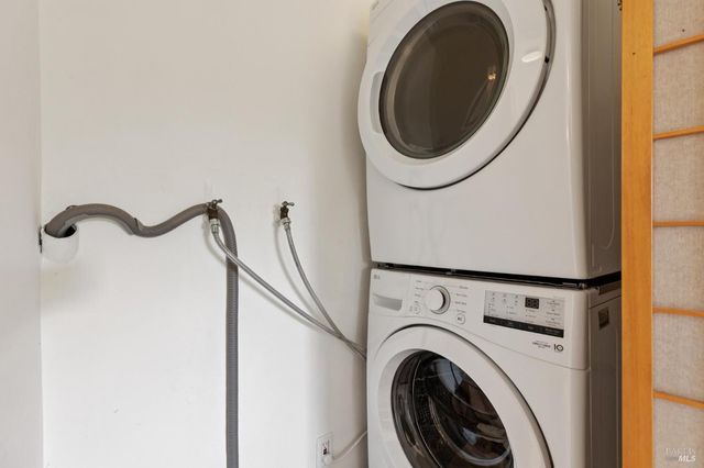 569 Sequoia Dr, San Anselmo, CA 94960