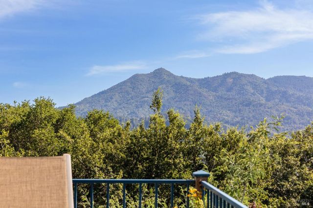 569 Sequoia Dr, San Anselmo, CA 94960