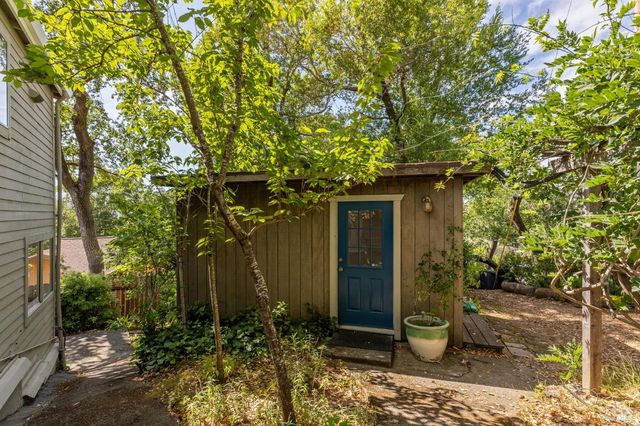 569 Sequoia Dr, San Anselmo, CA 94960