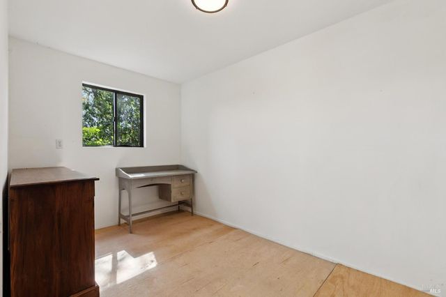 569 Sequoia Dr, San Anselmo, CA 94960