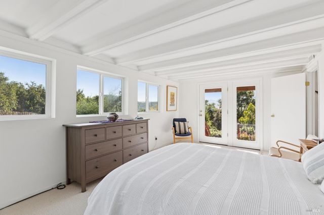 569 Sequoia Dr, San Anselmo, CA 94960