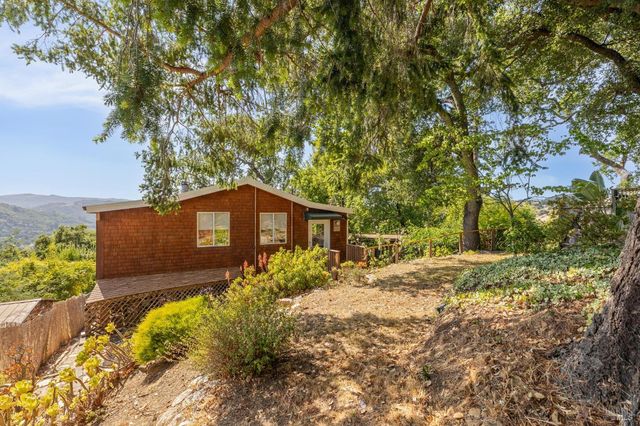 569 Sequoia Dr, San Anselmo, CA 94960