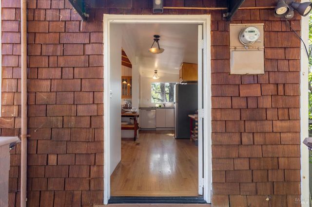 569 Sequoia Dr, San Anselmo, CA 94960