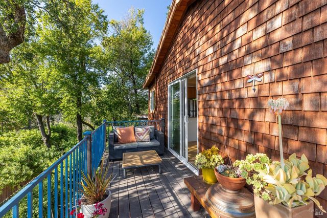 569 Sequoia Dr, San Anselmo, CA 94960