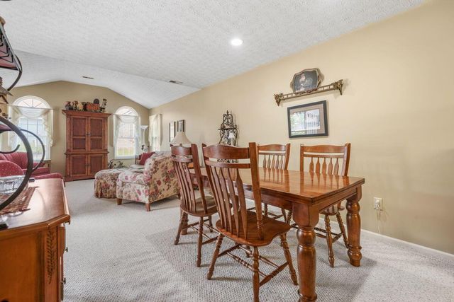 285 Villa Oaks Lane, Columbus, OH 43230