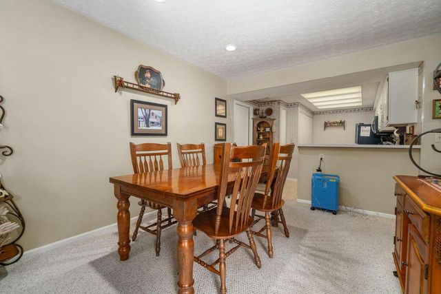 285 Villa Oaks Lane, Columbus, OH 43230