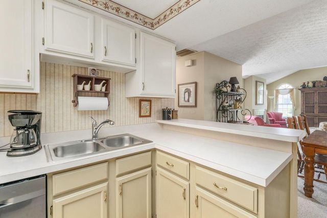 285 Villa Oaks Lane, Columbus, OH 43230