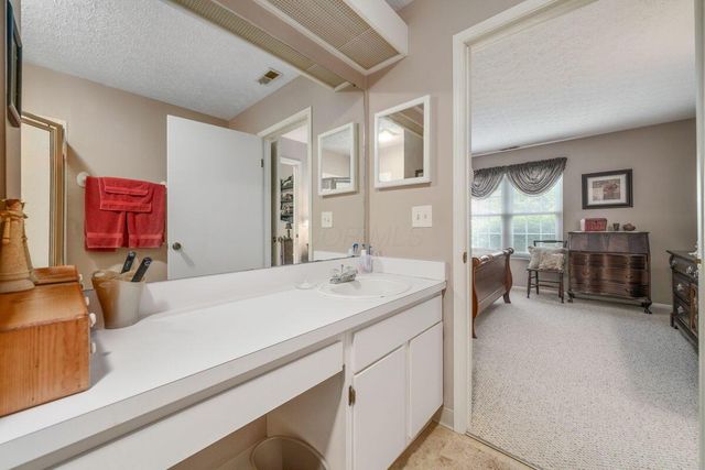 285 Villa Oaks Lane, Columbus, OH 43230