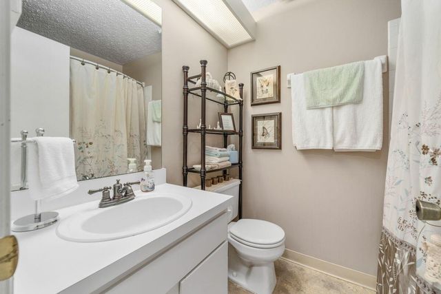 285 Villa Oaks Lane, Columbus, OH 43230