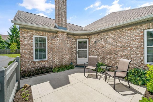285 Villa Oaks Lane, Columbus, OH 43230