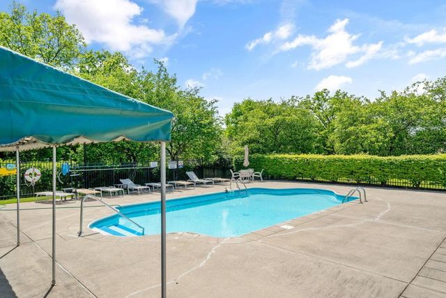 285 Villa Oaks Lane, Columbus, OH 43230