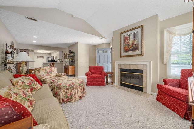 285 Villa Oaks Lane, Columbus, OH 43230