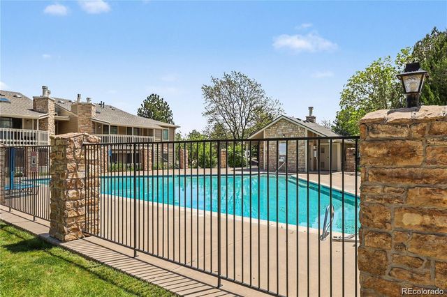8225 E Fairmount Drive 9-201, Denver, CO 80247