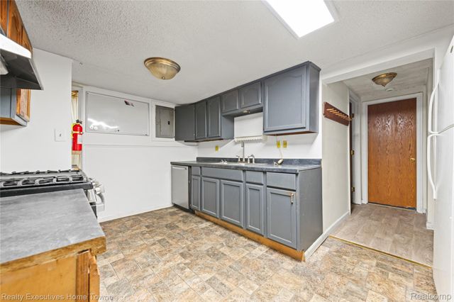 2513 Vanness Street, Port Huron, MI 48060