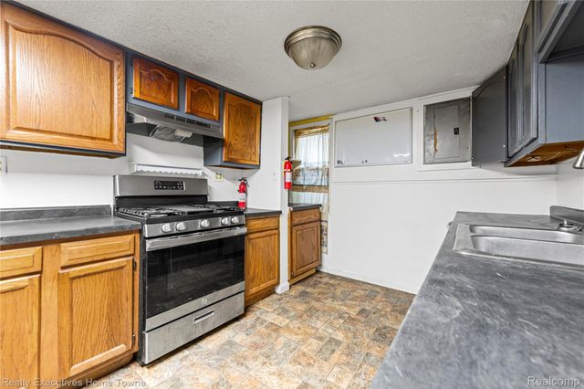 2513 Vanness Street, Port Huron, MI 48060