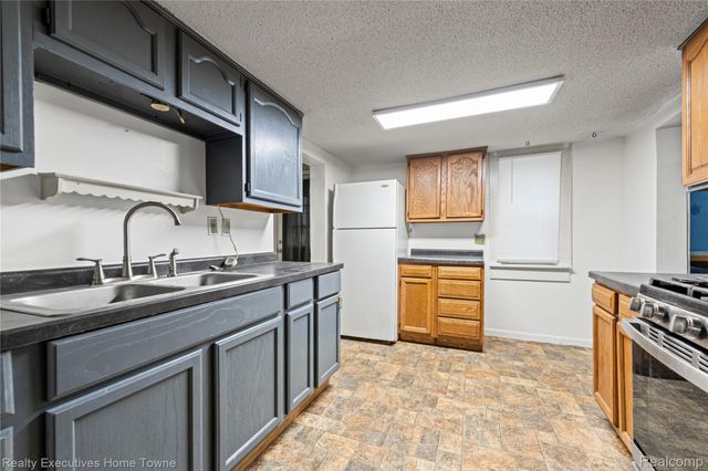 2513 Vanness Street, Port Huron, MI 48060