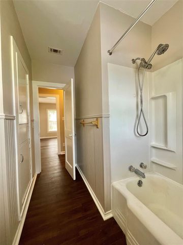 813 Nursery Road, Clute, TX 77531