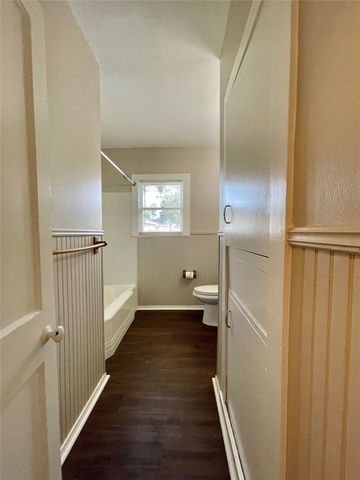 813 Nursery Road, Clute, TX 77531