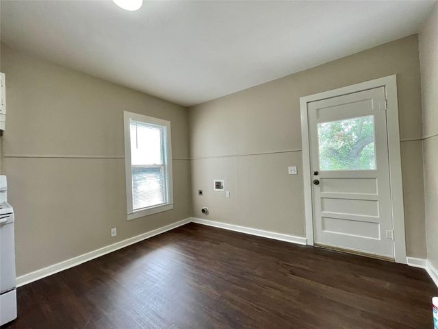 813 Nursery Road, Clute, TX 77531