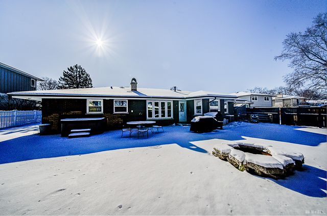 8544 Pine Street, Orland Park, IL 60462