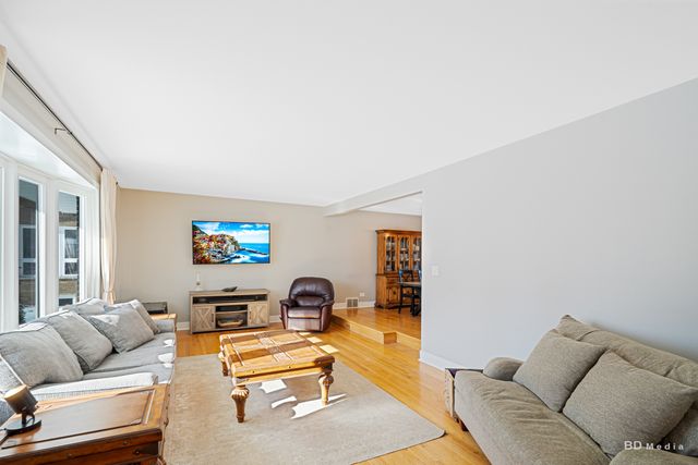 8544 Pine Street, Orland Park, IL 60462