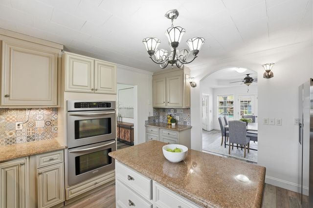 2415 W Cedar Bayou Lynchburg Road, Baytown, TX 77521