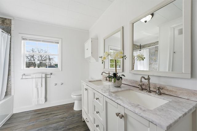 2415 W Cedar Bayou Lynchburg Road, Baytown, TX 77521