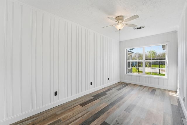 2415 W Cedar Bayou Lynchburg Road, Baytown, TX 77521