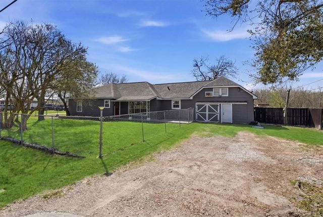 2415 W Cedar Bayou Lynchburg Road, Baytown, TX 77521