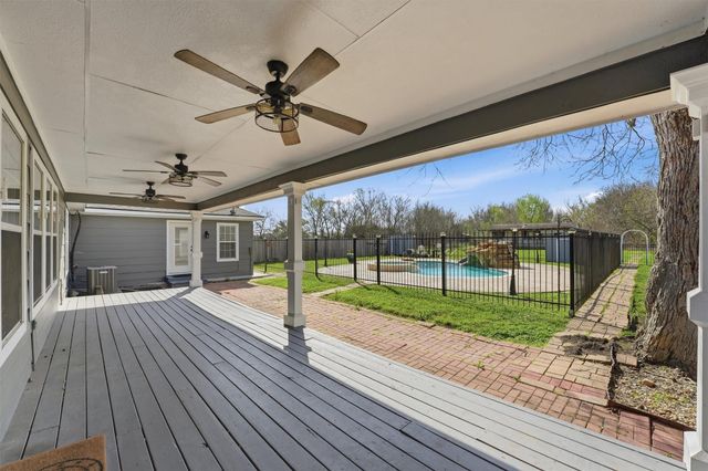 2415 W Cedar Bayou Lynchburg Road, Baytown, TX 77521