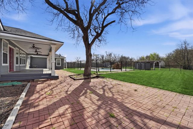 2415 W Cedar Bayou Lynchburg Road, Baytown, TX 77521