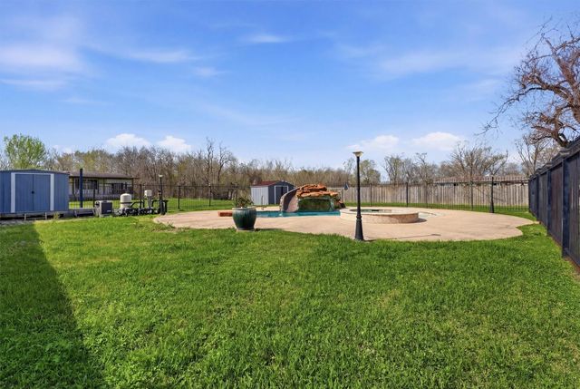 2415 W Cedar Bayou Lynchburg Road, Baytown, TX 77521