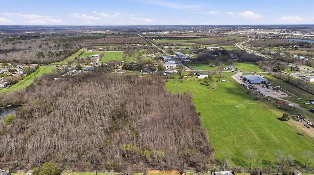 2415 W Cedar Bayou Lynchburg Road, Baytown, TX 77521