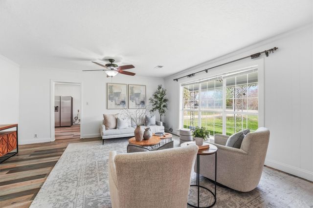 2415 W Cedar Bayou Lynchburg Road, Baytown, TX 77521