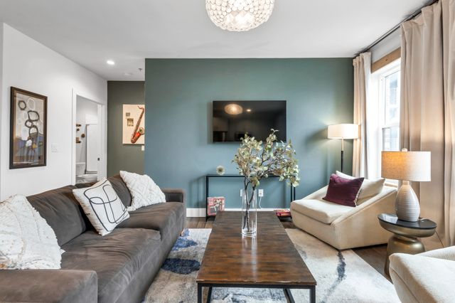 612 21st Ave N Apt 313, Nashville, TN 37203