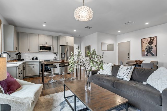 612 21st Ave N Apt 313, Nashville, TN 37203