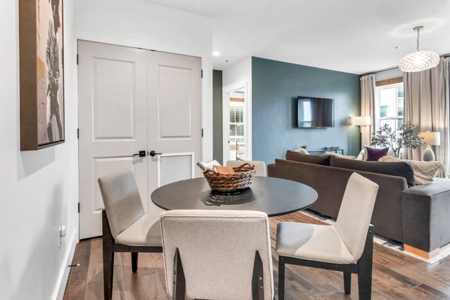 612 21st Ave N Apt 313, Nashville, TN 37203