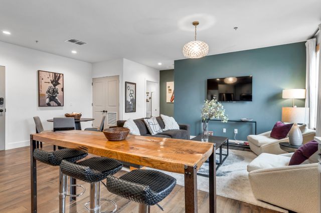 612 21st Ave N Apt 313, Nashville, TN 37203