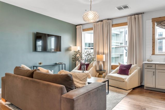 612 21st Ave N Apt 313, Nashville, TN 37203