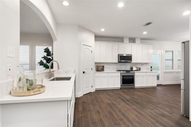 4203 Landon Lane, Baytown, TX 77523