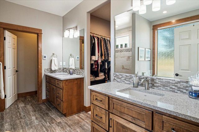 7780 Angel Falls Way, Redmond, OR 97756