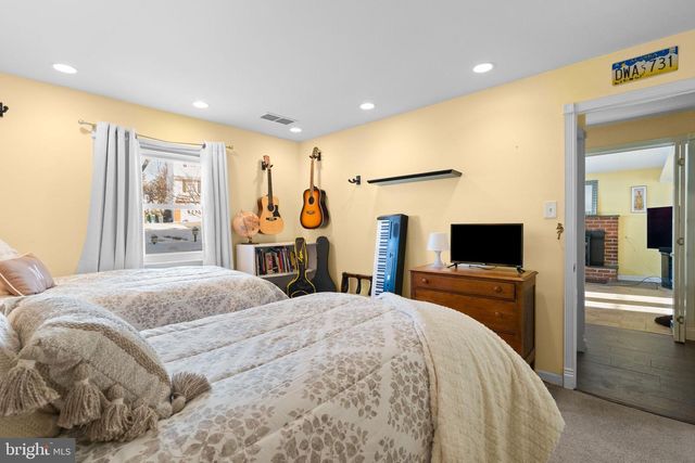 4066 CENTER AVE, Lafayette Hill, PA 19444