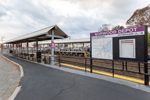 1 Lenox St 312, Norwood, MA 02062