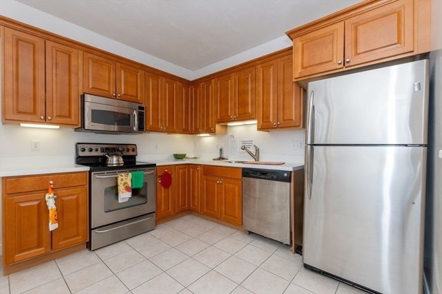 1 Lenox St 312, Norwood, MA 02062