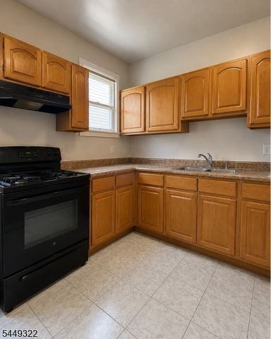 428 Livingston St, Elizabeth City, NJ 07206