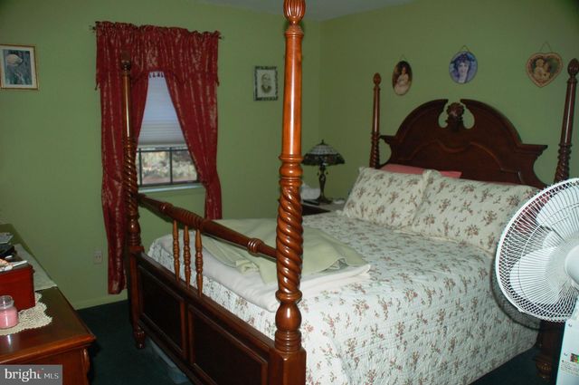 176 KENTON DR, Langhorne, PA 19047