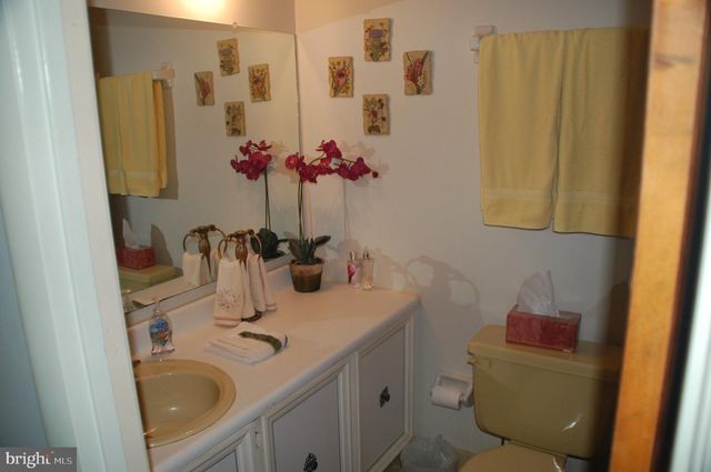 176 KENTON DR, Langhorne, PA 19047