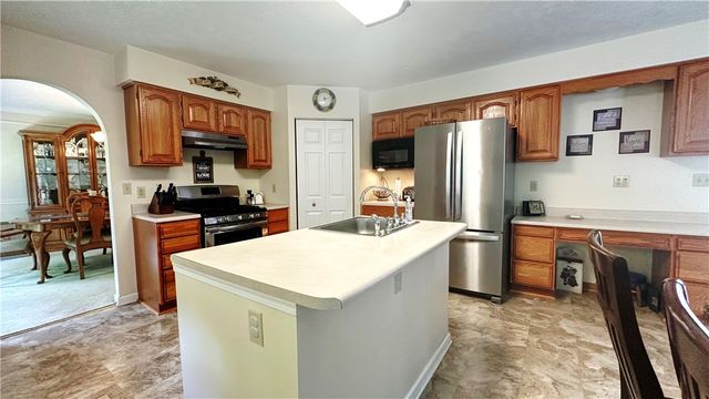 440 Chapeldale Dr, Upper Burrell, PA 15613