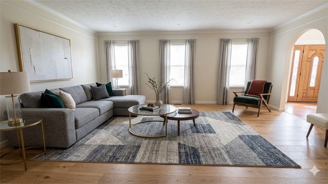 440 Chapeldale Dr, Upper Burrell, PA 15613